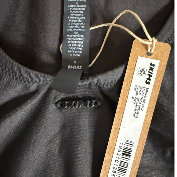 SKIMS Signature Swim Scoop Neck One Piece Onyx M NWT $90 - Picture 5 of 5